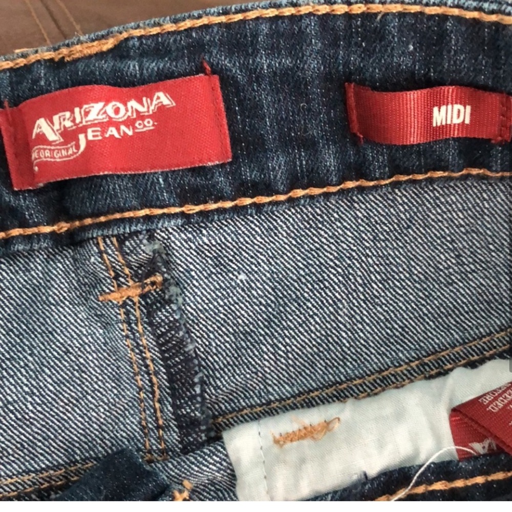 Jean Shorts - Picture 3 of 4